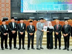 Gubernur Bobby Nasution Serahkan Ranperda APBD Sumut 2026, Fokus pada Lima Prioritas Pembangunan