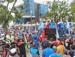 Ratusan Buruh SPSI Geruduk Kantor Gubernur Sumut, Tuntut Penyesuaian Upah di Tengah Kenaikan Harga Kebutuhan Pokok