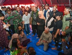 Wagub Sumut Surya Bersama Gubernur Jatim Khofifah Tinjau Korban Bencana di Langkat