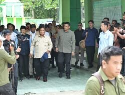 Tinjau Lokasi Pengungsian Langkat, Prabowo Pastikan Terus Pantau Pemulihan Bencana di Sumut