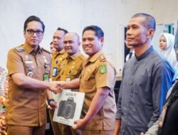 Rico Waas Kampanyekan Penggunaan Plastik untuk Merawat Bumi