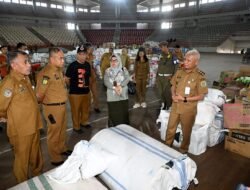 Wagub Surya Pantau Gudang Logistik Bantuan Korban Bencana Sumut