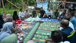 Gubernur Bobby Nasution Buka Puasa Perdana Ramadan Bersama Warga di Hunian Korban Banjir Sorkam