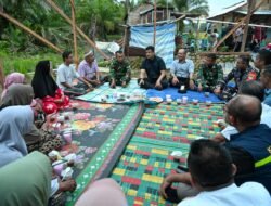 Gubernur Bobby Nasution Buka Puasa Perdana Ramadan Bersama Warga di Hunian Korban Banjir Sorkam