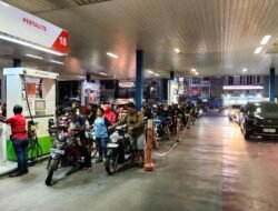 Masyarakat Kota Medan Malah “Berwisata” saat Antre BBM di SPBU