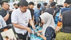 Bobby Nasution Bagikan THR untuk Warga, Sasar Pekerja Informal di Medan