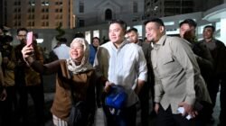 Bobby Nasution Bagikan Ribuan Bingkisan dari Presiden di Malam Hari Raya Idulfitri