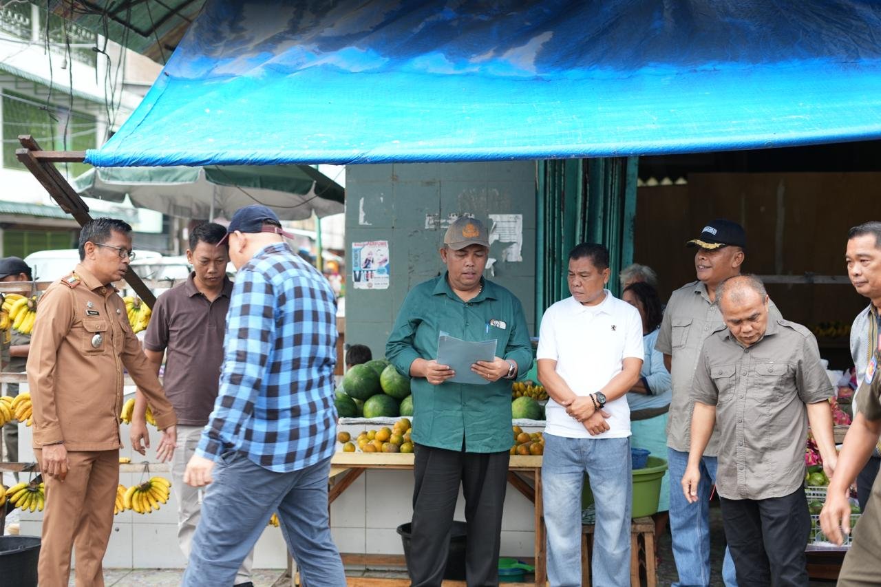 Sesuai Perjanjian dan Berita Acara Serah Terima, Pemkab Segel 17 Lapak Jualan di Pasar Delimas