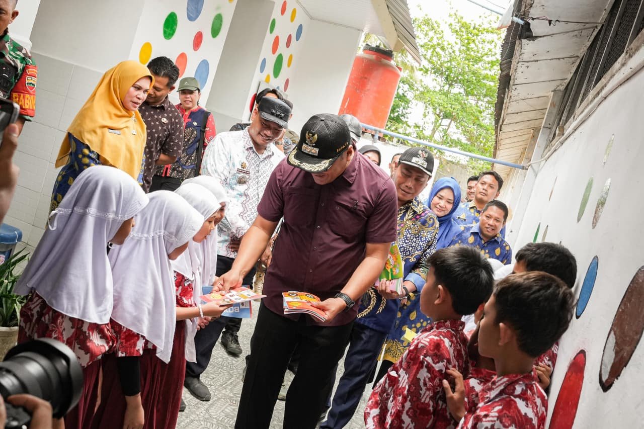 Bupati dan Wabup Resmikan Toilet SDN 101742 Hamparan Perak