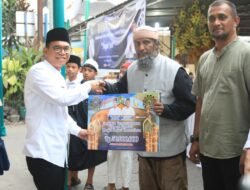 Safari Ramadan di Masjid Jami’, Wakil Wali Kota Medan Serahkan Hibah Rp50 Juta dan Santunan Anak Yatim
