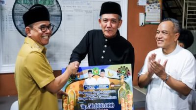 Safari Ramadan di Medan Helvetia, Wakil Wali Kota Serahkan Bantuan Rp60 Juta untuk Masjid Al Muhajirin