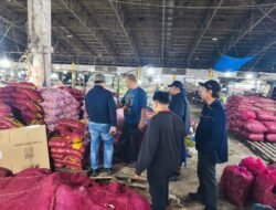 Sidak di Pasar Laucih, Disperindag ESDM Sumut Pastikan Bawang Impor Ilegal Belum Ditemukan   