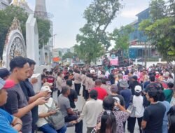 Ratusan Buruh Toba Pulp Lestari Desak Pembatalan Pencabutan Izin, Khawatirkan Dampak Ekonomi Lokal Menulis