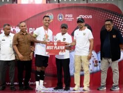 Payabakung United Juara Liga 4 Sumut, Wagub Surya Serahkan Trofi Piala Gubernur