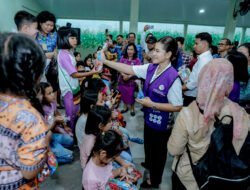 Kahiyang Ayu Pastikan Warga Tuk-Tuk Siadong Dapat Layanan Kesehatan Optimal Lewat Posyandu
