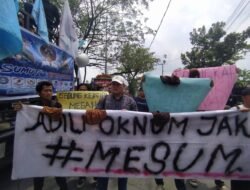 Massa Demo di Kejati Sumut, Desak Pencopotan Jaksa terkait Dugaan Perselingkuhan