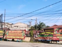 Karangan Bunga Ucapan Selamat Penuhi Depan Polsek Medan Labuhan