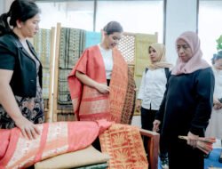 Perkuat UMKM Berbasis Kearifan Lokal, Kahiyang Ayu Kunjungi Galeri Dekranasda Gunungsitoli