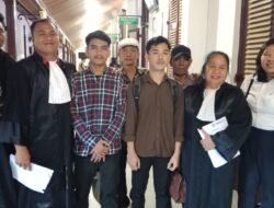 Penasihat Hukum Minta Hakim Bebaskan Dua Terdakwa Kasus Pertalite 20 Liter