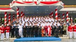 Pimpin Upacara Penurunan Bendera, Wagub Surya Gaungkan Semangat Kolaborasi untuk Percepat Pembangunan